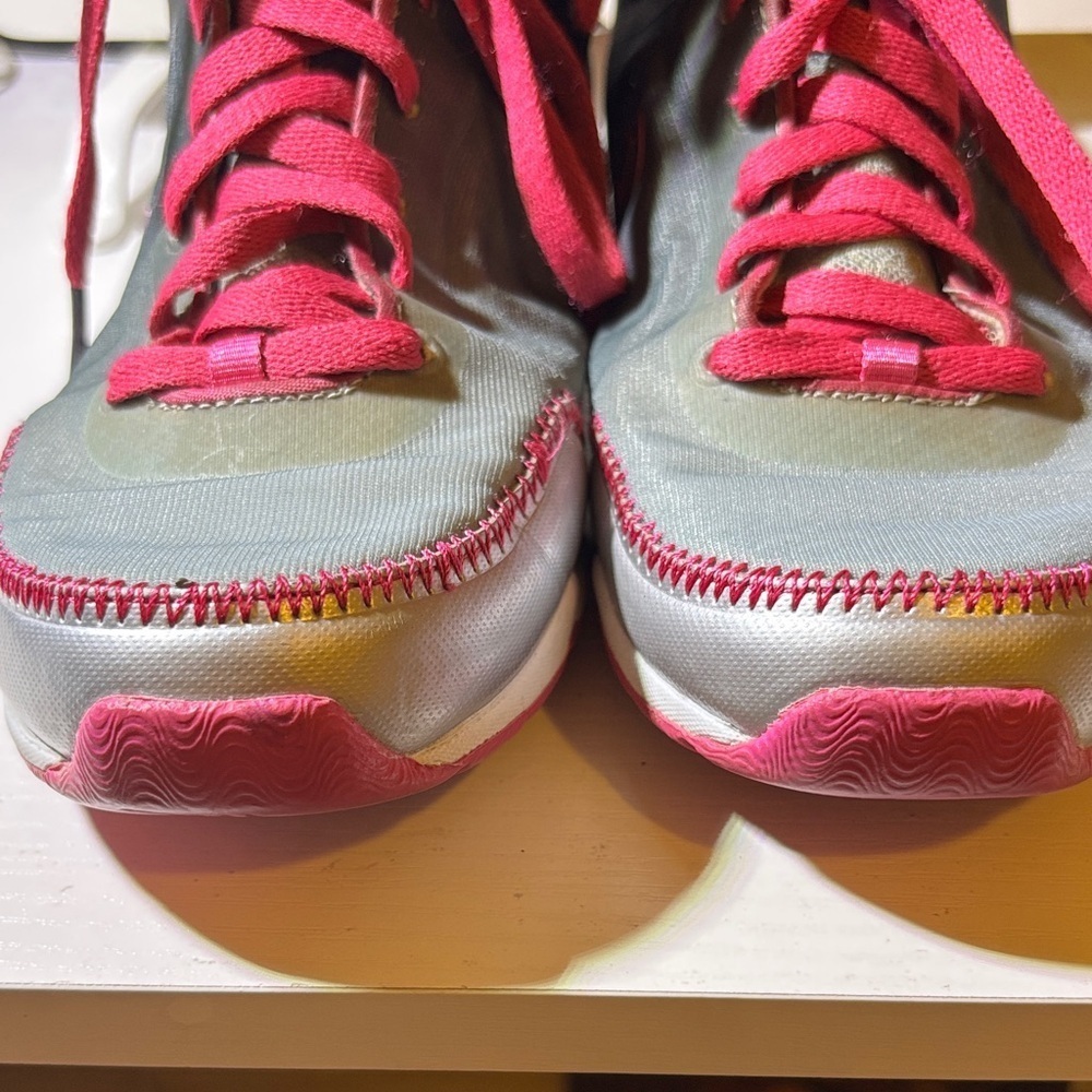 Zumba Fitness Kids Sneakers - Pink and Black - Picture 2 of 9